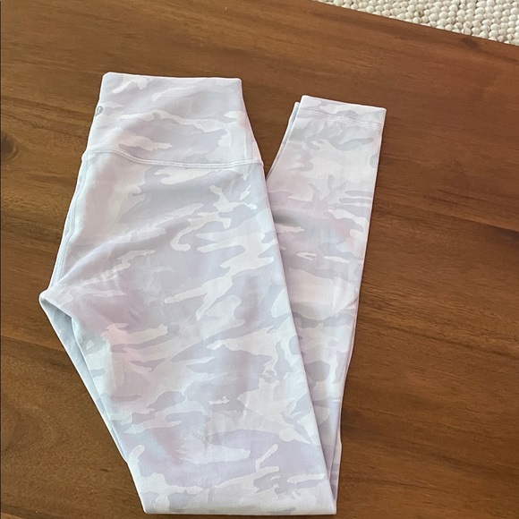 Lululemon Athletica White Camouflage Leggings - Picture 1 of 1
